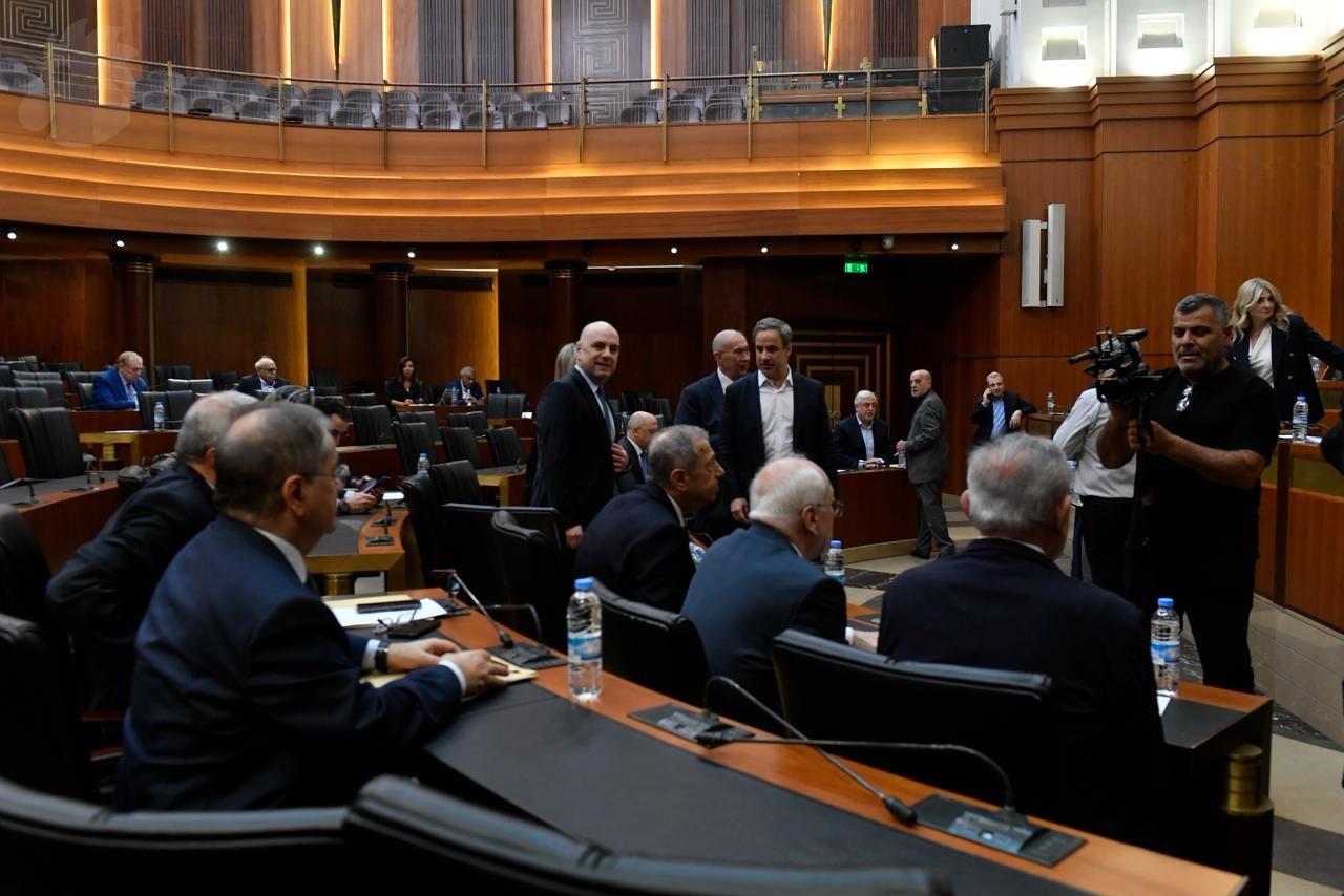 اللجان النيابية المشتركة تناقش قانون العفو العام (حسام شبارو).